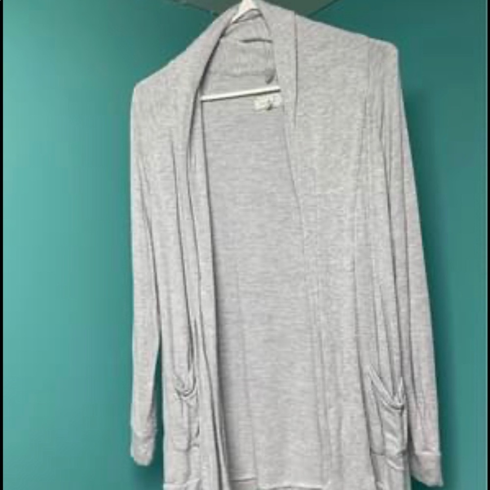 Super soft light grey cardigan with pockets